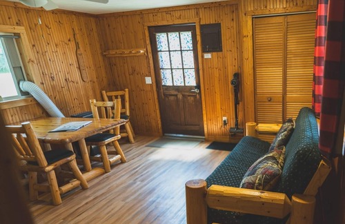 Backus Cabin | 3BR Lakefront Cabin w/Private Launch & Dock