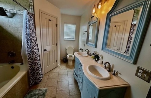 Old Hickory House | ‼️3BR Lakefront in Nashville w/BBQ & Hot Tub