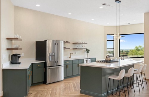 Cottonwood House | 3BR Luxe Cottonwood Home w/Pool & Views