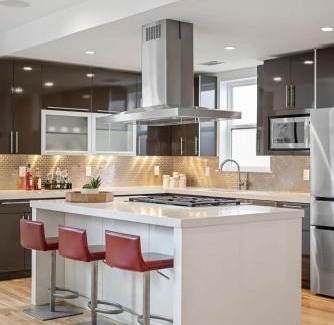 Highland House | 3BR Luxury LoHi Townhome Rooftop Views Sleeps 6 Family