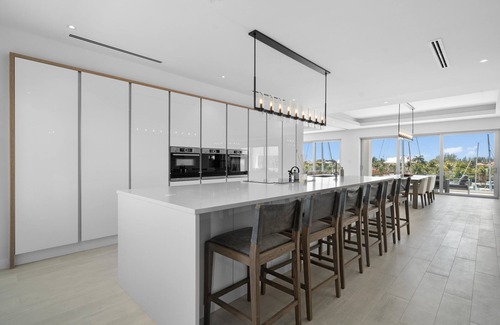 Palm Cay Condo | 3BR Marina Penthouse w/Balcony + Beach Access