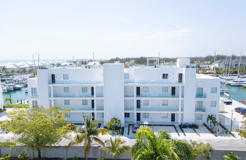 Palm Cay Condo | 3BR Marina Penthouse w/Balcony + Beach Access