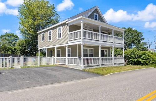 South Portland House | 3BR Mid-Century Modern Retreat Near Portland & Willard Beach