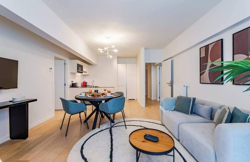 Plasky Apartment | 3BR NATO & EU Apartment Free Luggage Room