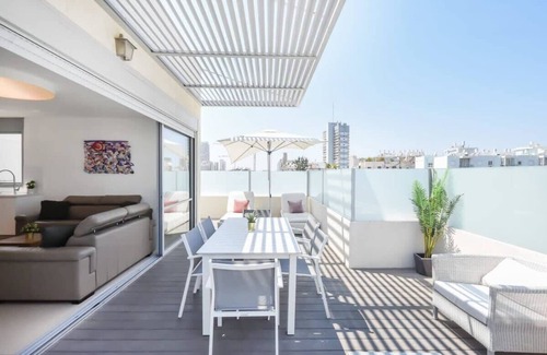 Tel Aviv City Center Apartment | 3BR Penthouse in Bograshov by HolyGuest