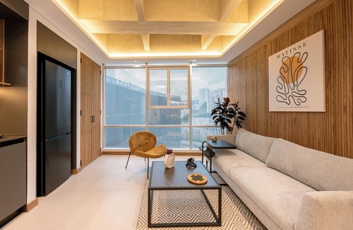 San Diego Apartment | 3BR Penthouse with Jacuzzi & A/C in El Poblado