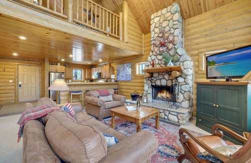 Boyne City Cabin | 3BR Private Mountain Cabin | Sleeps 10 | Ski-in/Ski-out | Private Hot Tub