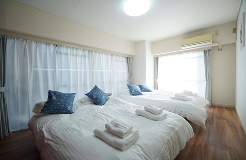 Dotonbori Apartment | 3BR (rare)Kuromon Market · Dotonbori 3min!Sleeps 8!