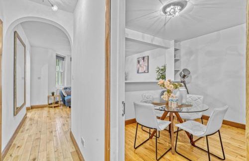 Earl's Court Apartment | 3BR Retreat in Redcliffe Gardens