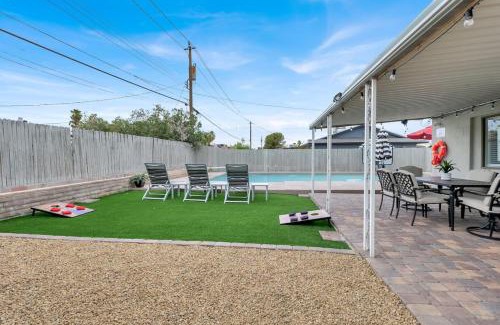 Paradise House | 3BR Retreat with BBQ, Pool and Close to Las Vegas Fun