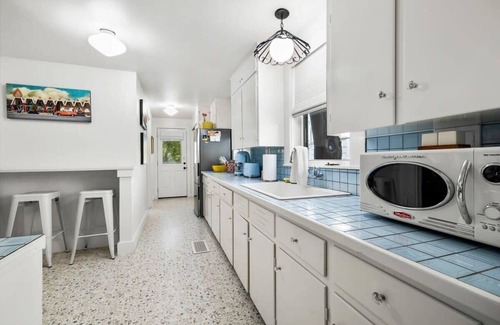 South River City House | 3BR Retro SoCo Home | Heated Cowboy Pool | Near DT