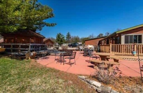 Neillsville Cabin | 3BR Riviera Cabin: Sleeps 6, Fully Furnished!