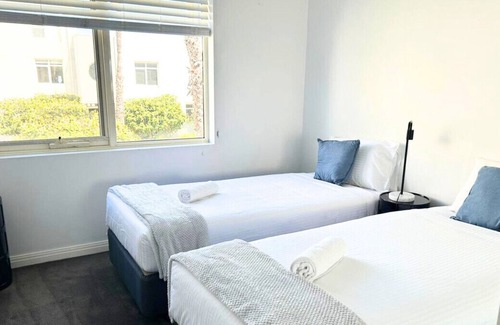 Port Melbourne Apartment | 3BR Seaside Retreat by Readyset
