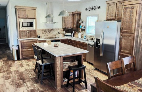 Leadville North House | 3BR Serene Home: Mountain View, Kid Friendly