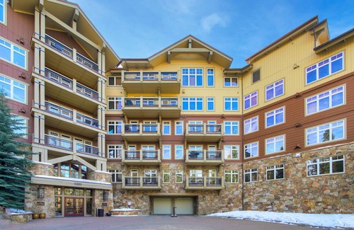 River Run Condo | 3br Ski-in/ski-out~on Mountain~lone Eagle 3053 3 Bedroom Condo by RedAwning