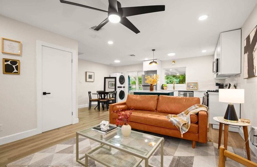 South Manchaca House | 3br, South 1st, Newly Remodled - Casa de Cozy