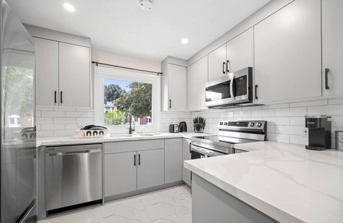 Rosemount House | 3BR Spacious and Peaceful Home in Kitchener