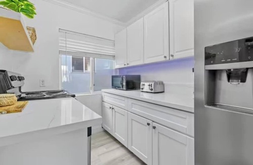 Central Mission Beach Apartment | 3BR Steps to Sand Mission Blvd