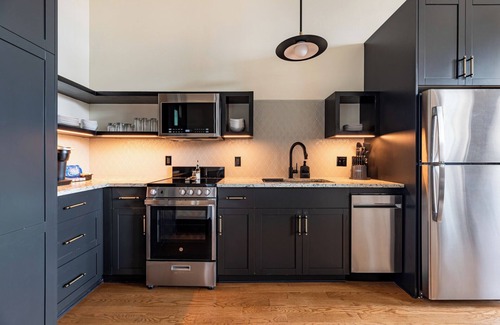 Central Business District Hotel | 3BR Ultimate Group Retreat 2 Blocks to Bourbon St | The Mayfair