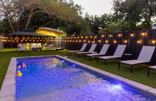 Buena Vista House | 3BR Vibrant Havana Villa in Miami, Pool, Grill, Backyard