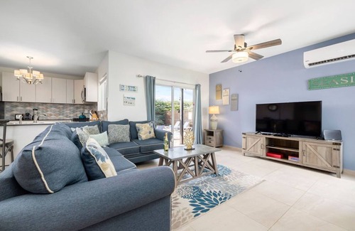 Washington Villa | 3BR Villa Central Location ~ Private Pool & Patio!