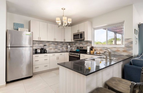 Washington Villa | 3BR Villa Central Location ~ Private Pool & Patio!