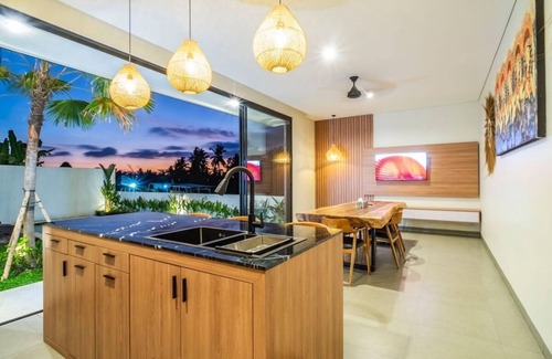 Pejeng Kawan Villa | 3BR Villa, Modern Tropical Escape w/Pool Ubud Area