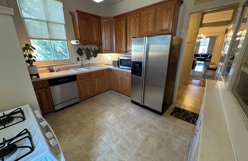 Audubon Apartment | 3BR w/Full-Home Generator & 2 Covered Parking Spots Uptown