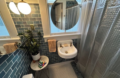 Audubon Apartment | 3BR w/Full-Home Generator & 2 Covered Parking Spots Uptown
