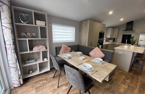 Wemyss Bay Cabin | 3Br Wemyss Bay Lodge - Sea Views, WiFi & Parking