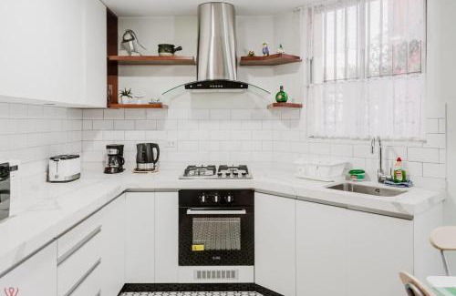 San Borja House | 3BR with Bright Style for 6 in San Borja