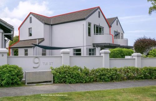 Taupo House | 3BR with views, close to lake and town