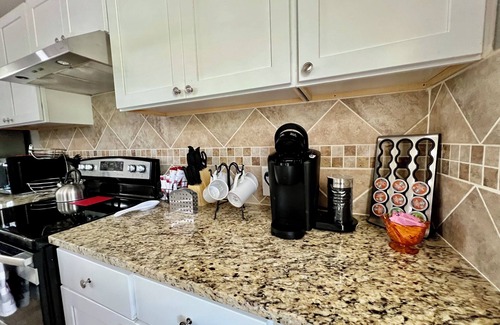 Jefferson House | 3BR Woodlawn Home | Furnished Extended Stay Near Med Center