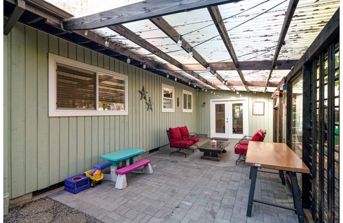 Vose House | 3BR2B Bright-Cozy Home & Work Space (Central BVTN)