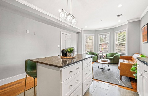 Dorchester Apartment | 3BR2BA Retreat - 2min to Savin Hill Station