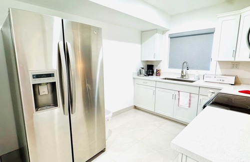 Beverly Green Condo | 3BrApartment,Vegas,strip,LVCC,book,bestlocatioN,SemaShow,Thanksgiving,pool,