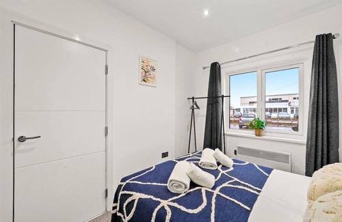 Swindon Apartment | 3CB Apartment*2 Bedroom*Sleeps 4*Long Stay Disc