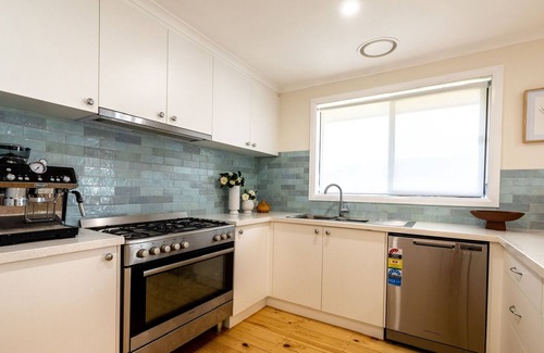 Invermay Park House | 3dr renovated home, near shops, Ballarat CBD & Melb Freeway