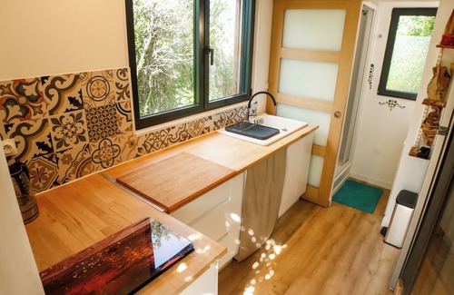 Salasc Apartment | 3km from the Salagou lake, charming 30m2 studio + garden with view of the red rocks