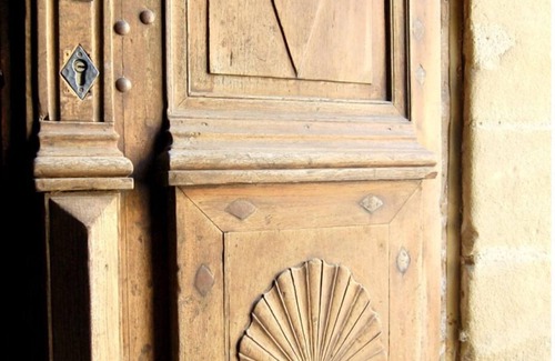 Montaren-et-Saint-Mediers Apartment | 3kms from Uzès in 17th century residence, lovely 3-room apartment with poetic garden