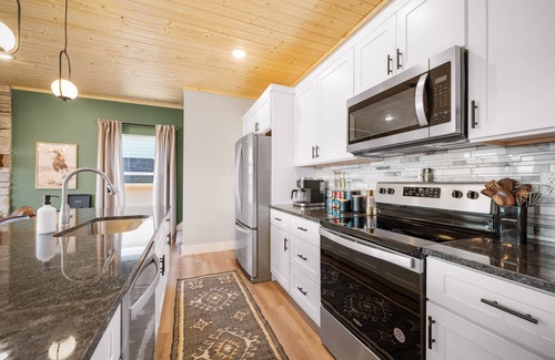 Branson Cabin | 3min from Silver Dollar City w/Bunk Slide