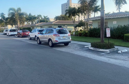 Delray Beach Condo | 3minute walk to the beach🌊& Atlantic Ave-Delray Beach Haven☀️ 1 bed w/pool🏊‍♀️