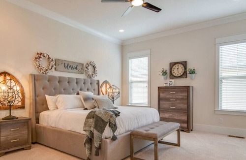 Shelby Hills House | 3mn to everything Nashville! Comfortably sleeps 12