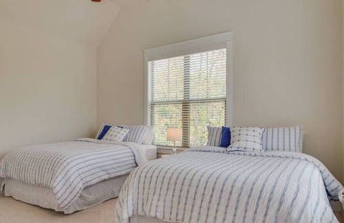 Shelby Hills House | 3mn to everything Nashville! Comfortably sleeps 12