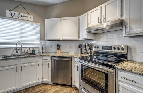 West San Antonio House | 3N & 4N Discounts : Lackland Retreat