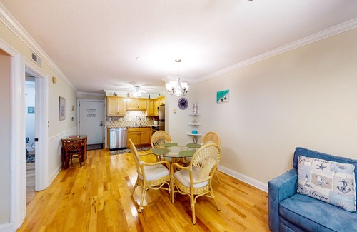 Palmetto Dunes Condo | 3rd-floor condo with water views, balcony, pools, gym, & beach access