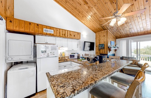 Ocean Ridge House | 3rd-floor, dog-friendly condo with loft, balcony, free WiFi and golf course view