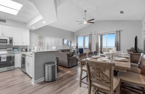 Dauphin Island Condo | 3rd Floor~Luxury~2 Bedroom~Beachfront