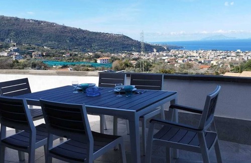 Piano di Sorrento Apartment | 3rd floor-no lift- 3 bedrooms - 2 terraces TinaHouse