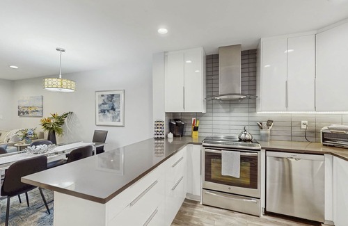 Palmetto Dunes Condo | 3rd Floor Oceanview Condo w/pool and hot tub, steps from the beach